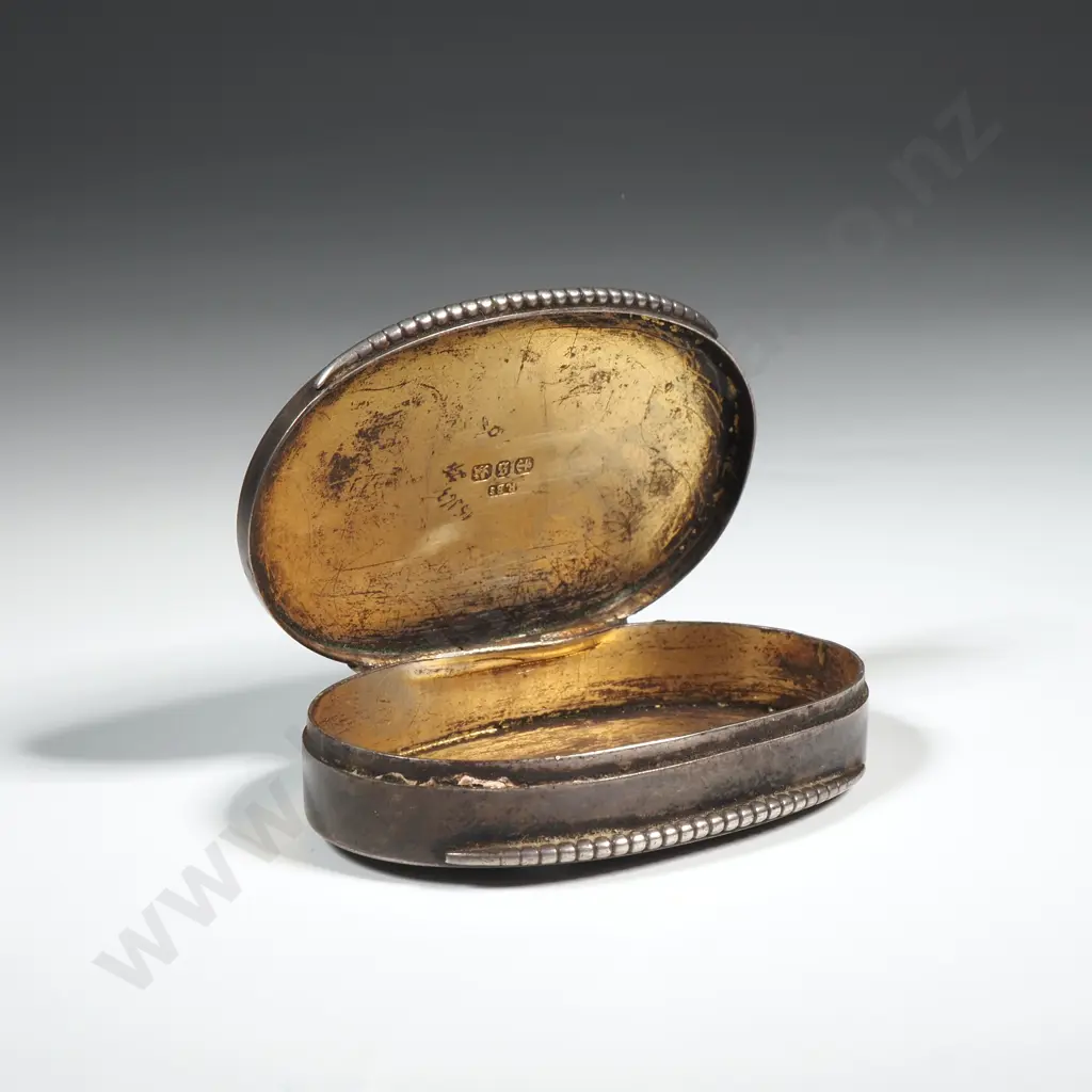 Antique Engine Turned Sterling Silver Oval Snuff Box Image 1++
