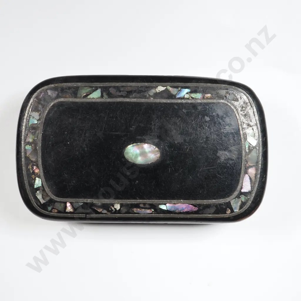 Small Lacquered Snuff Box Set w Abalone Shell  Image 1++