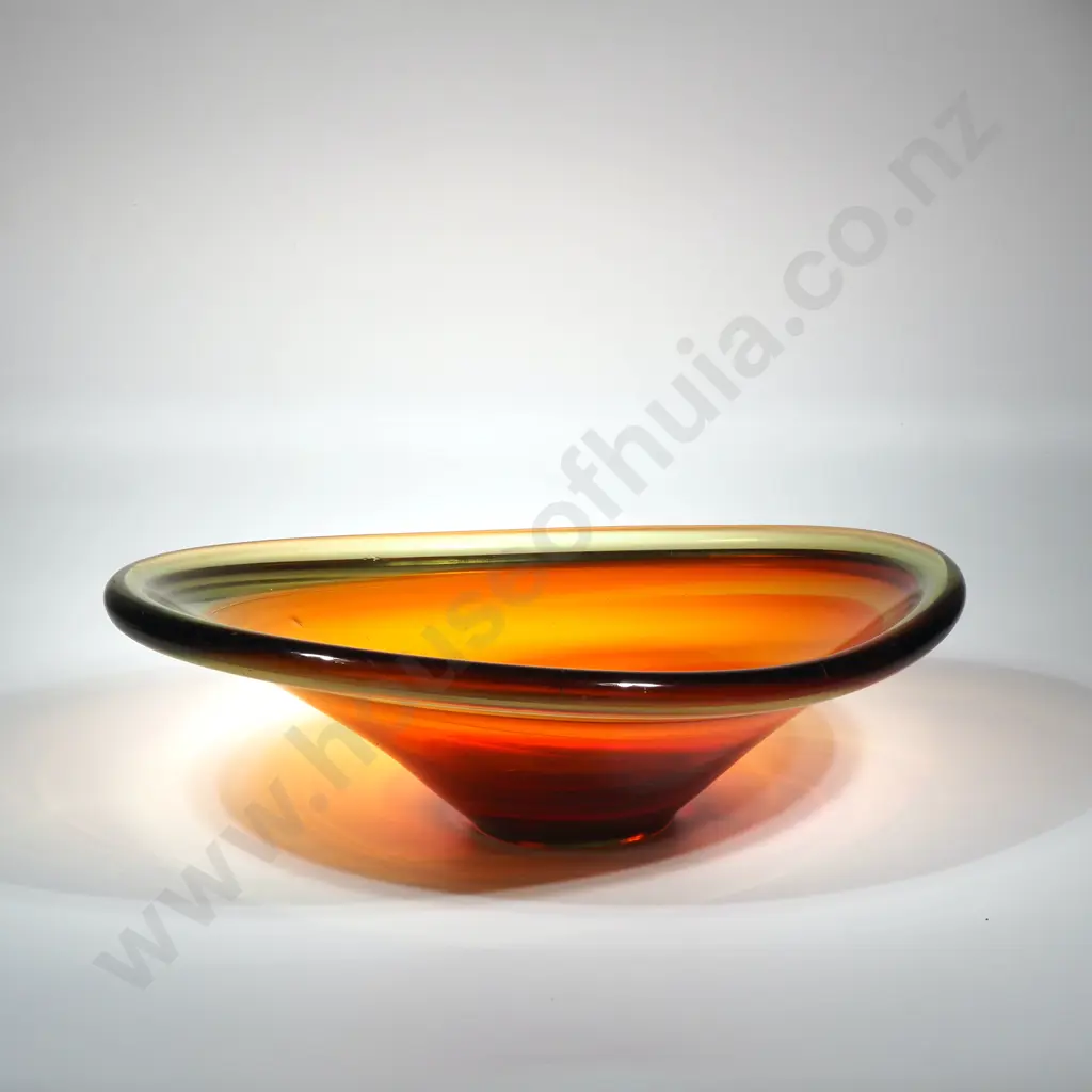 Large & Vintage Art Glass Bowl in the manner of Paul Kedelv Image 1++