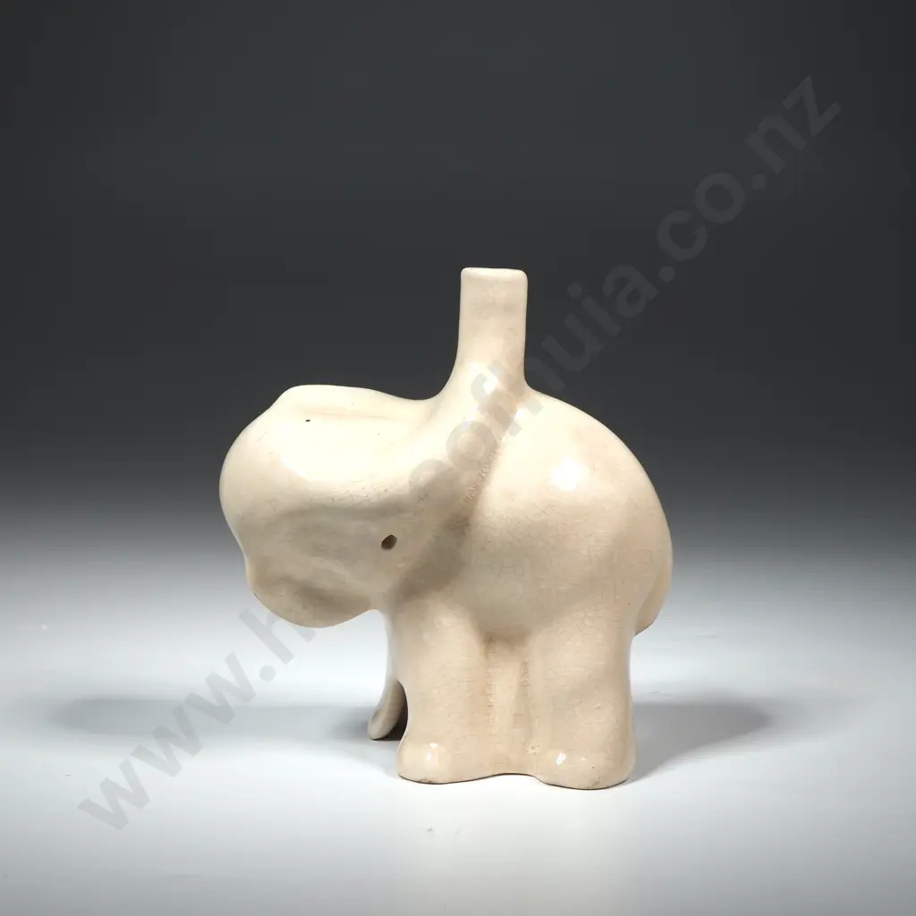 Vintage Nutbrown Elephant Pie Funnel Image 1++