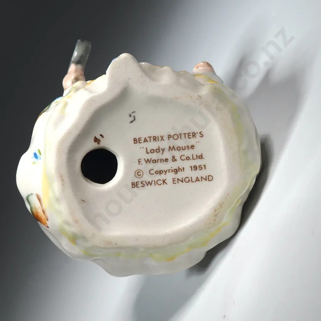 Beswick  Beatrix  Potter Figurine - Lady Mouse Image 1++