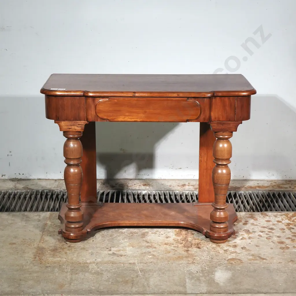 Victorian Mahogany Washstand/Side Table w Single Frieze Drawer Image 1++