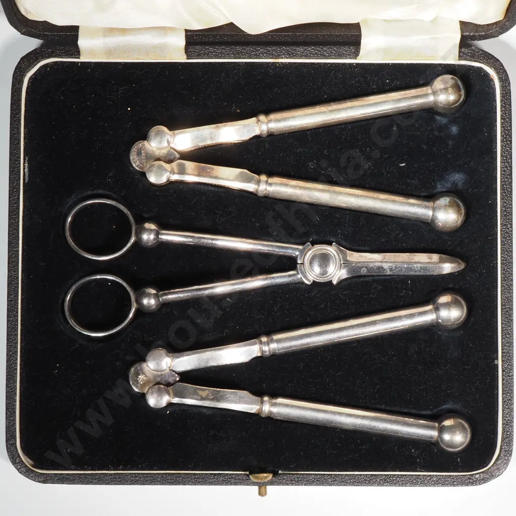 Vintage Cased Nutcracker & Grape Set  Image 1++