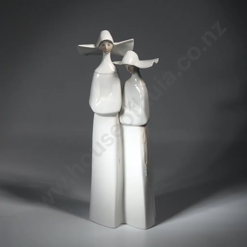 Lladro Porcelain Figure " Nuns " No 4611 (White Ground) Image 1++