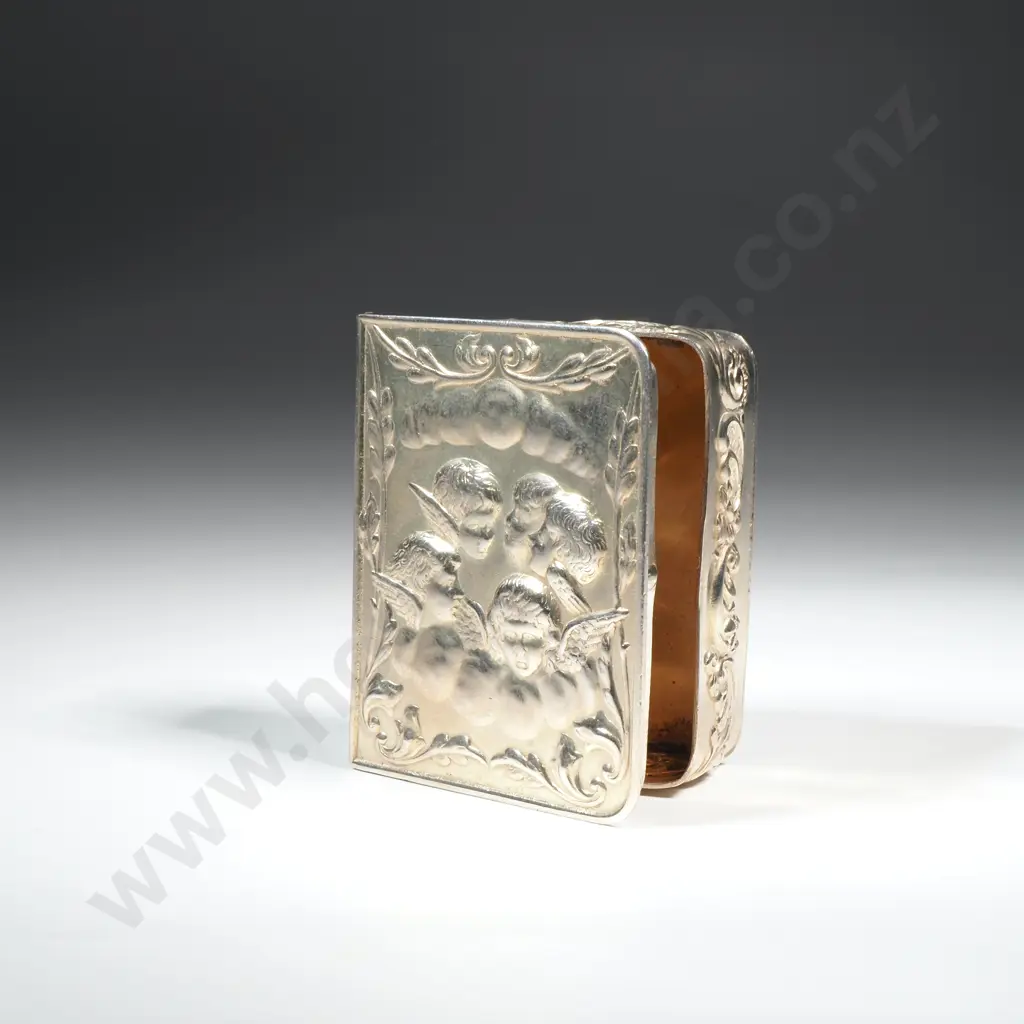 Sterling Silver Small Box Featuring Putti - Immaculate Condition & Gilding to Interior Image 1++