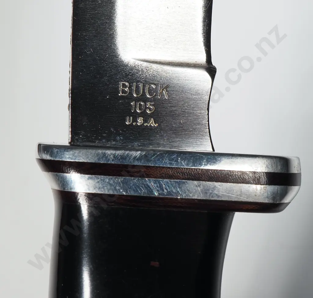 Buck 105 Pathfinder Hunting Knife In Leather Sheath  Image 1++