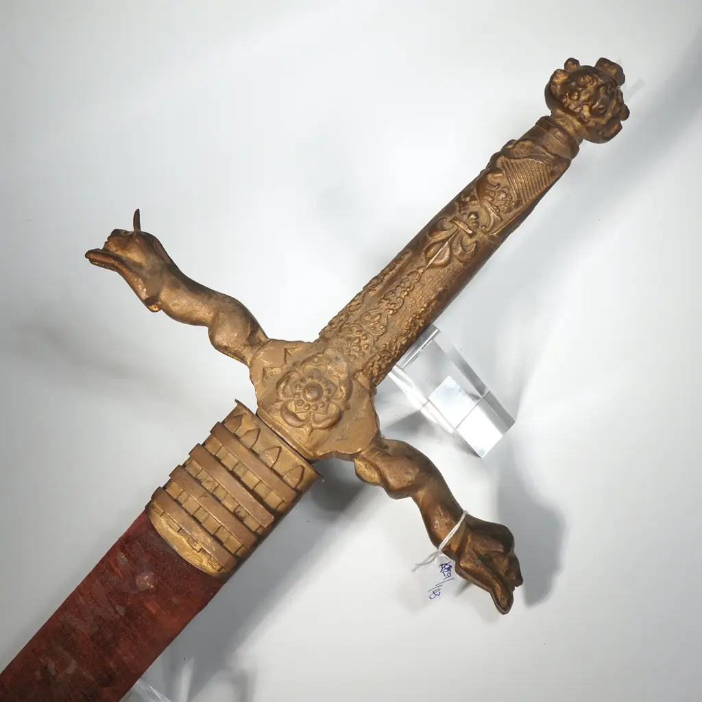 Substantial Oriental Broad Sword Image 1++