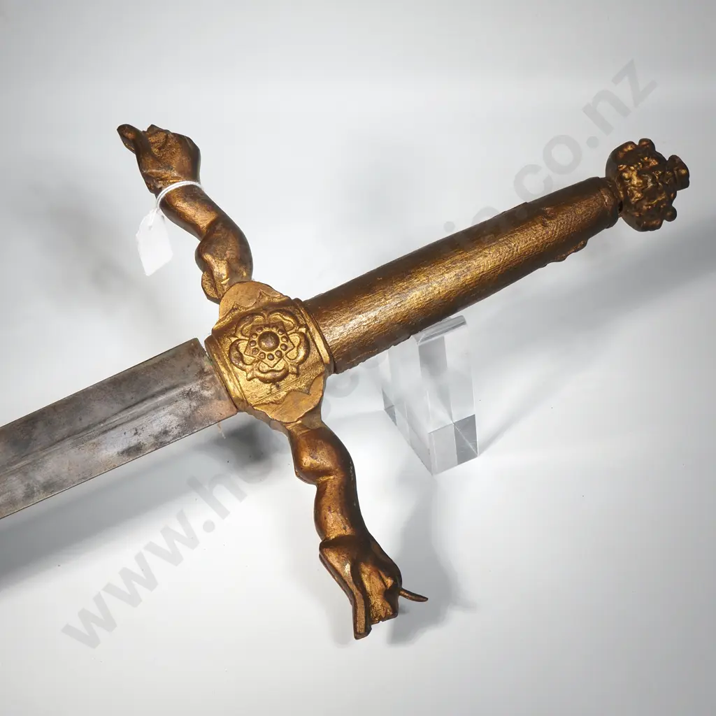 Substantial Oriental Broad Sword Image 1++