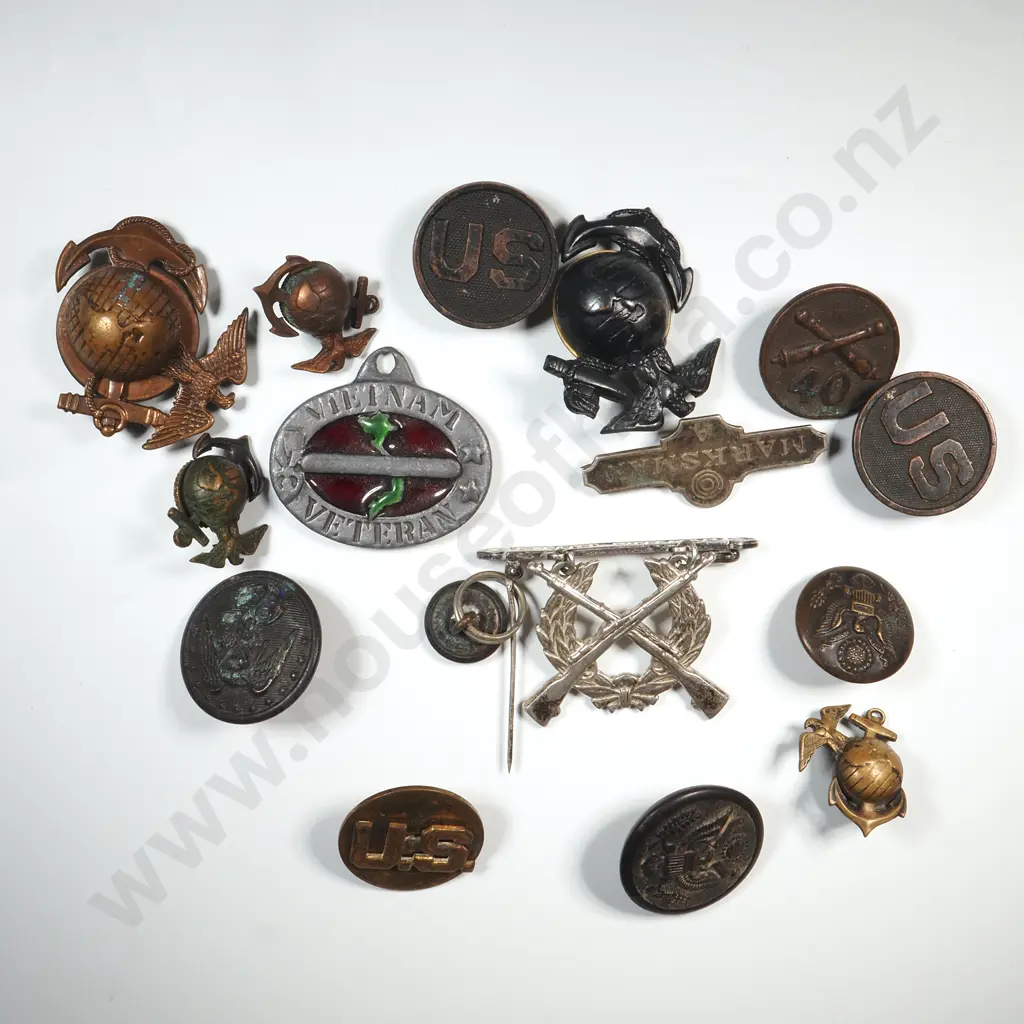 Assorted Lot of United States of America Military Badges ETC Image 1++