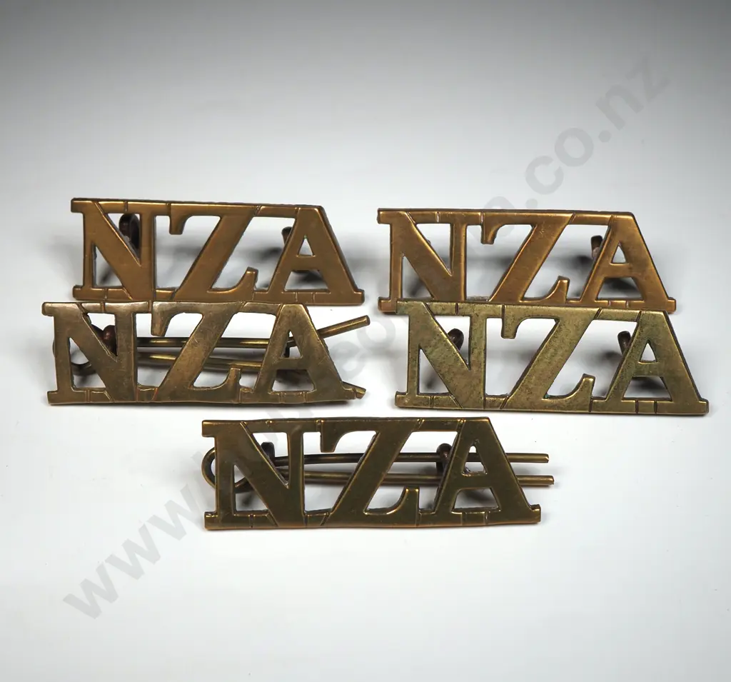 Lot of Four WW1 NZA Shoulder Titles  Image 1++
