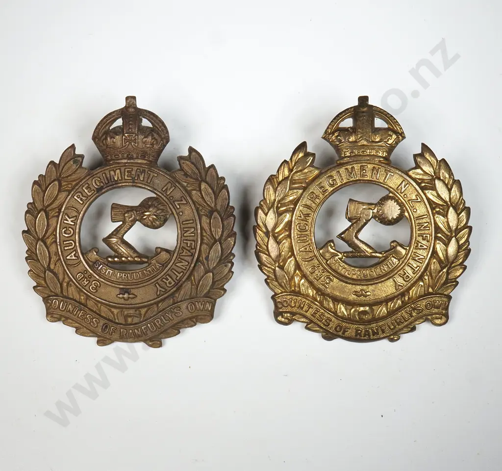 Two WW1 New Zealand 3rd Auckland Regiment Cap Badges  Image 1++