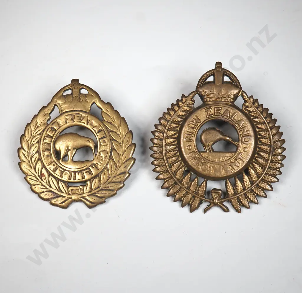 NZ Onward Cap & Collar Badges  Image 1++
