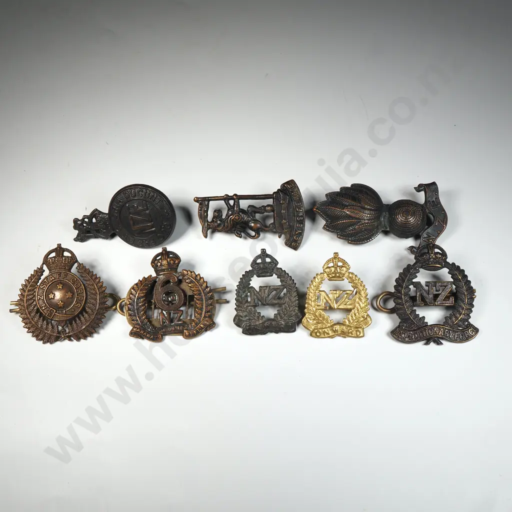 Assorted WW1 New Zealand Bronzed Cap & Collar Badges  Image 1++