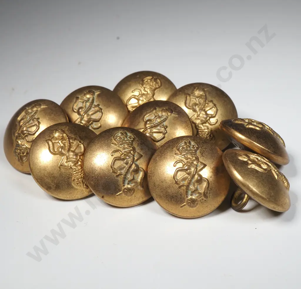 Assorted Lot of Military Buttons Image 1++