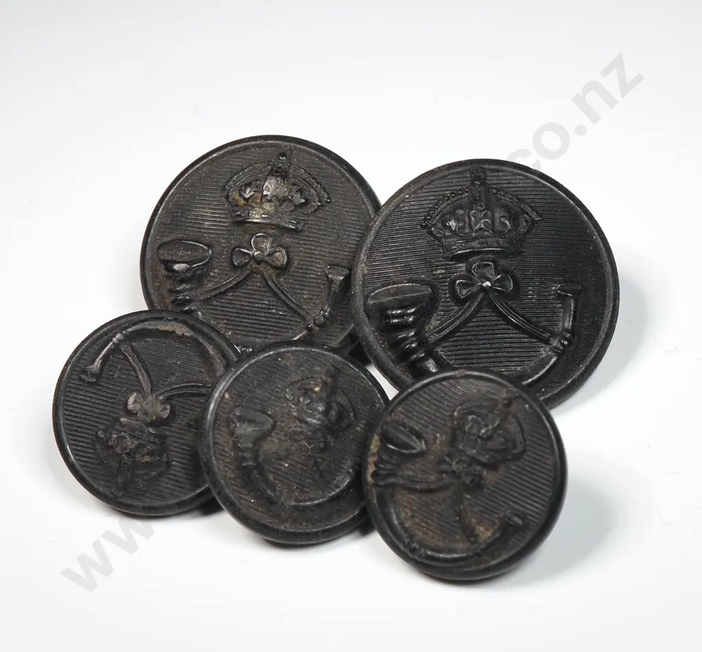 Assorted Military Buttons  Image 1++