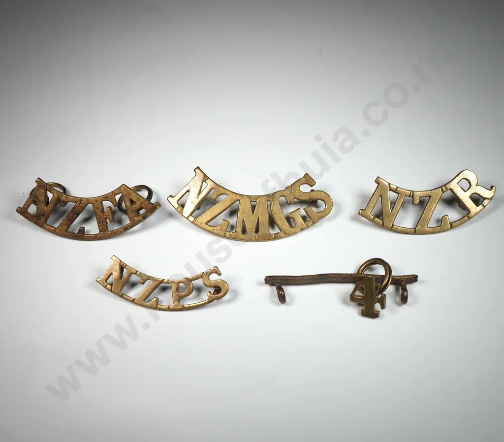 Assorted New Zealand Shoulder Titles  Image 1++