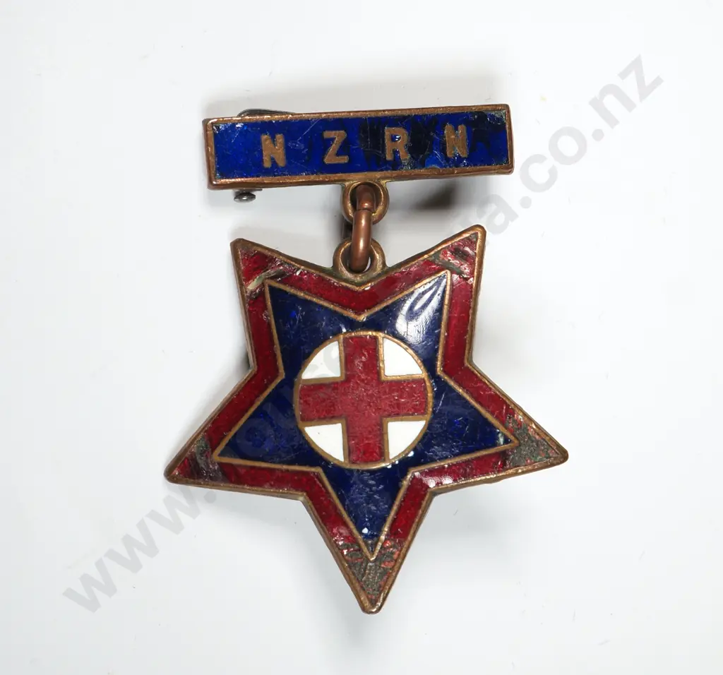 1938 NZRN Nurses Badge  Image 1++