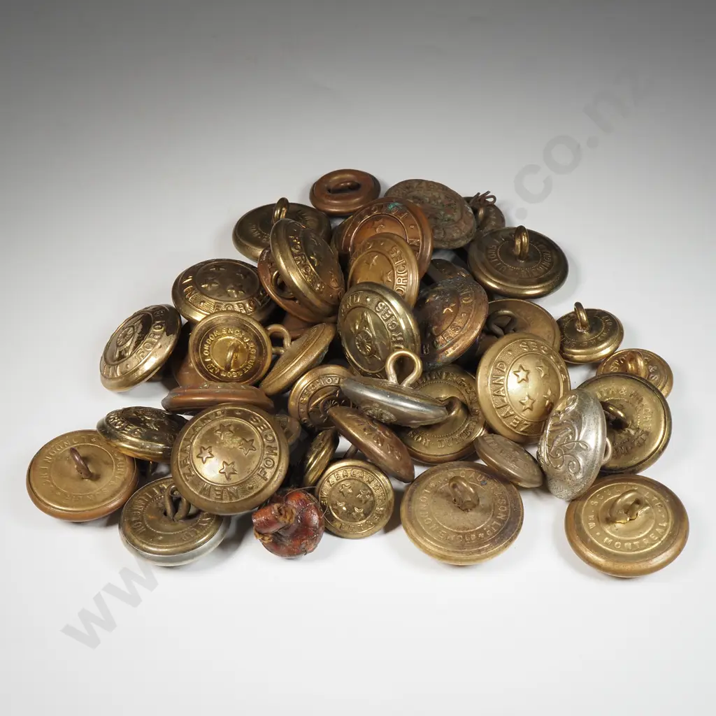 Assorted Lot of Military Buttons  Image 1++