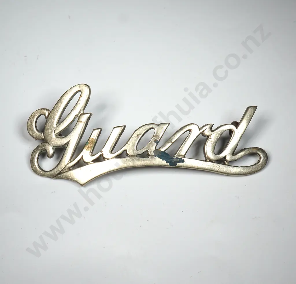 New Zealand Rail Guard Cap Badge  Image 1++