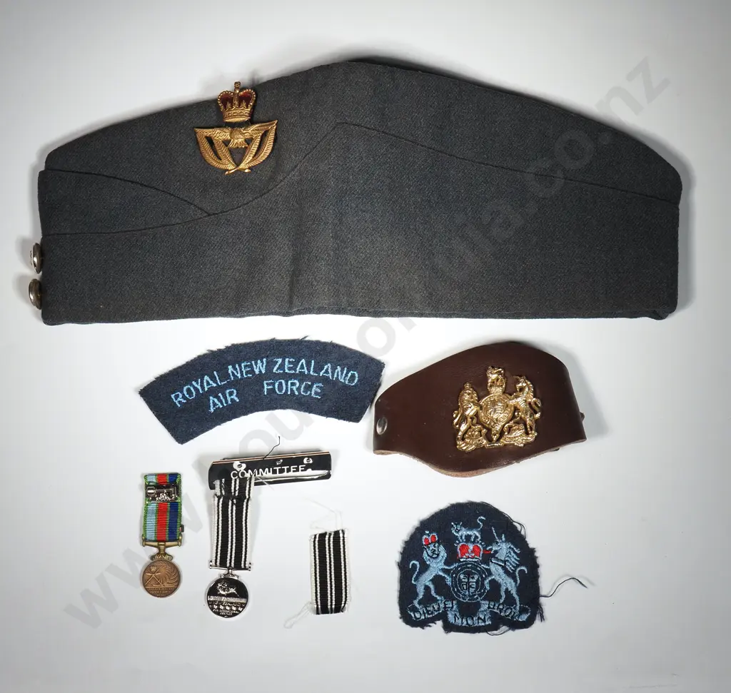 Assorted New Zealand Military Items incl RNZAF Side Cap / Miniature Medals etc  Image 1++