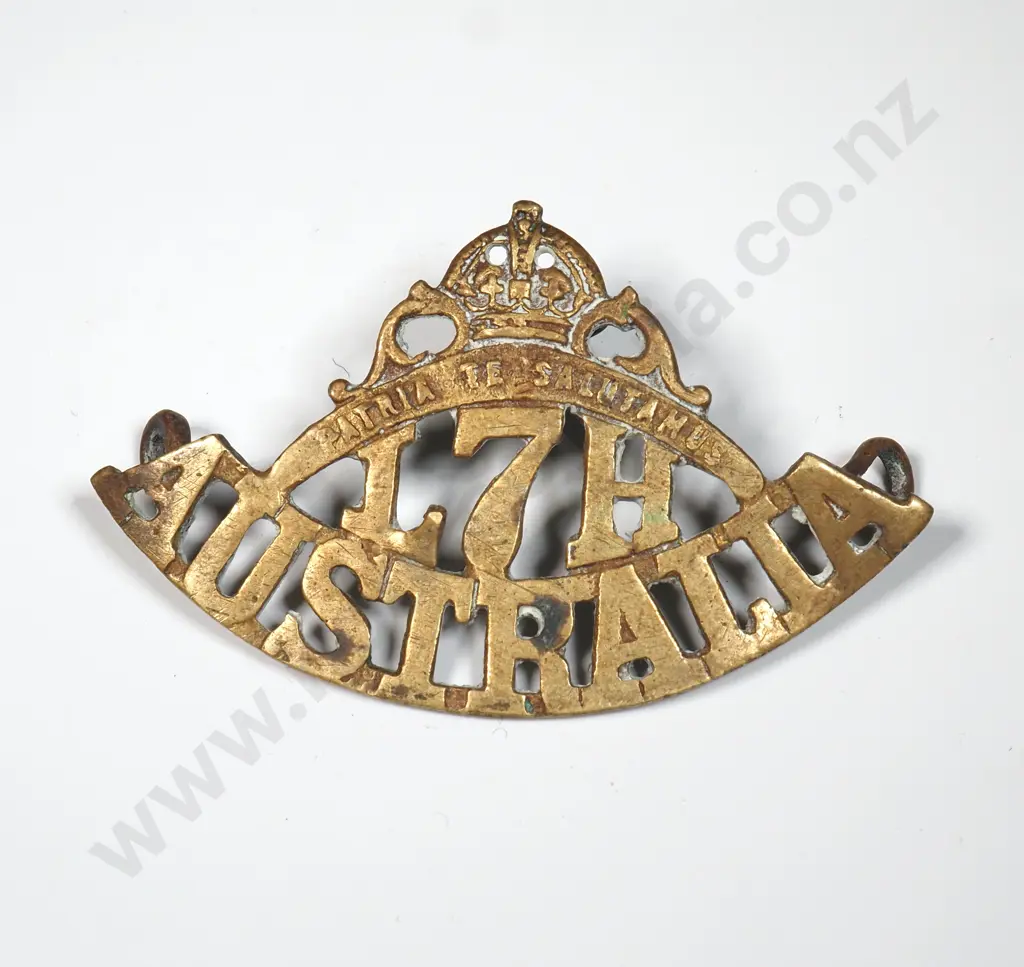 17h Australia Hand Cut Shoulder Title  Image 1++
