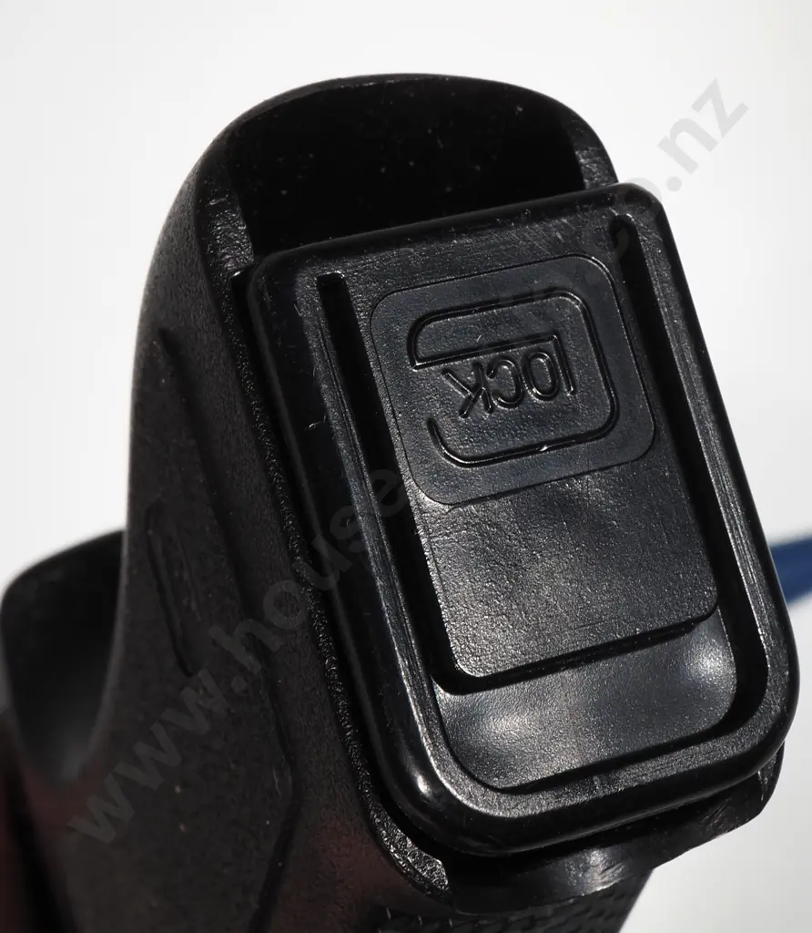 BB Gun Glock 17 Pistol w Ammunition Image 1++