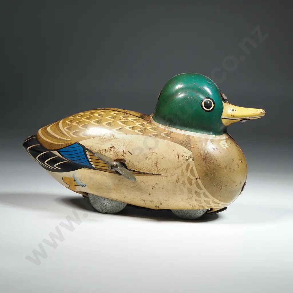 Vintage Tin Plate Wind-up Duck With Key: Made in Japan. (Working order) Image 1++