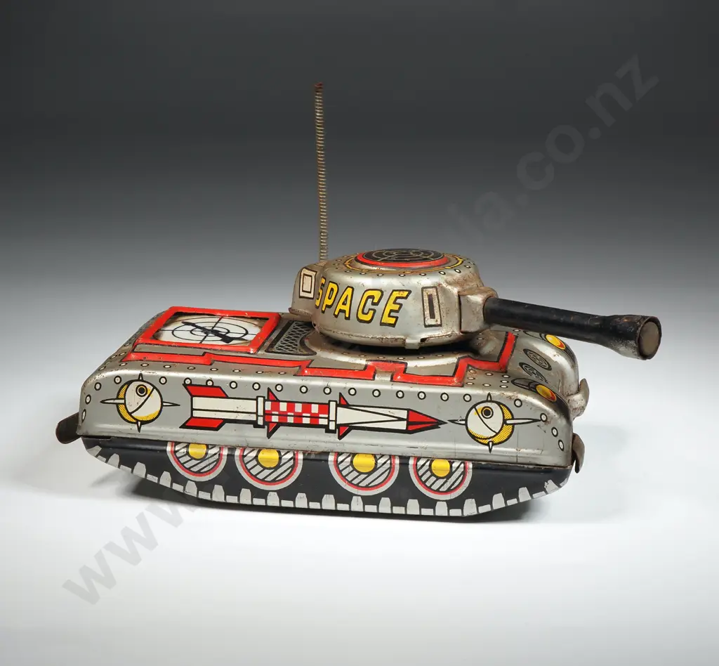 Vintage Tin Plate Wind-up Space Tank Image 1++