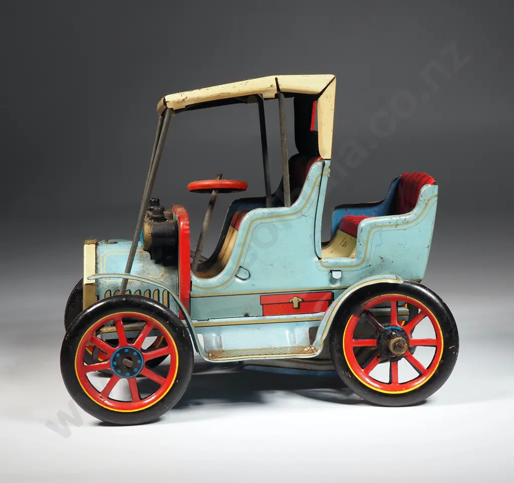Vintage Tin Plate Car: Lever Action Made in Japan Image 1++
