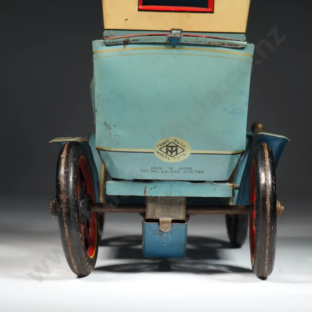 Vintage Tin Plate Car: Lever Action Made in Japan Image 1++