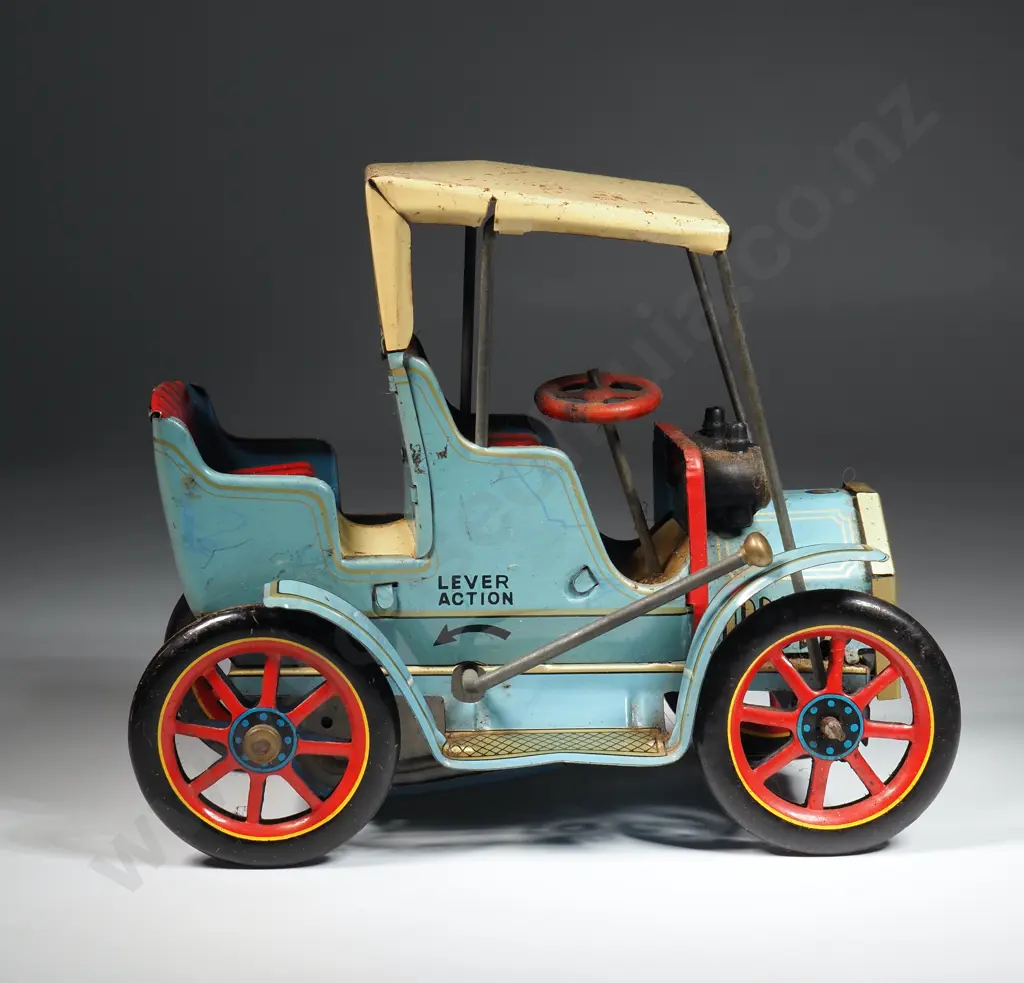 Vintage Tin Plate Car: Lever Action Made in Japan Image 1++