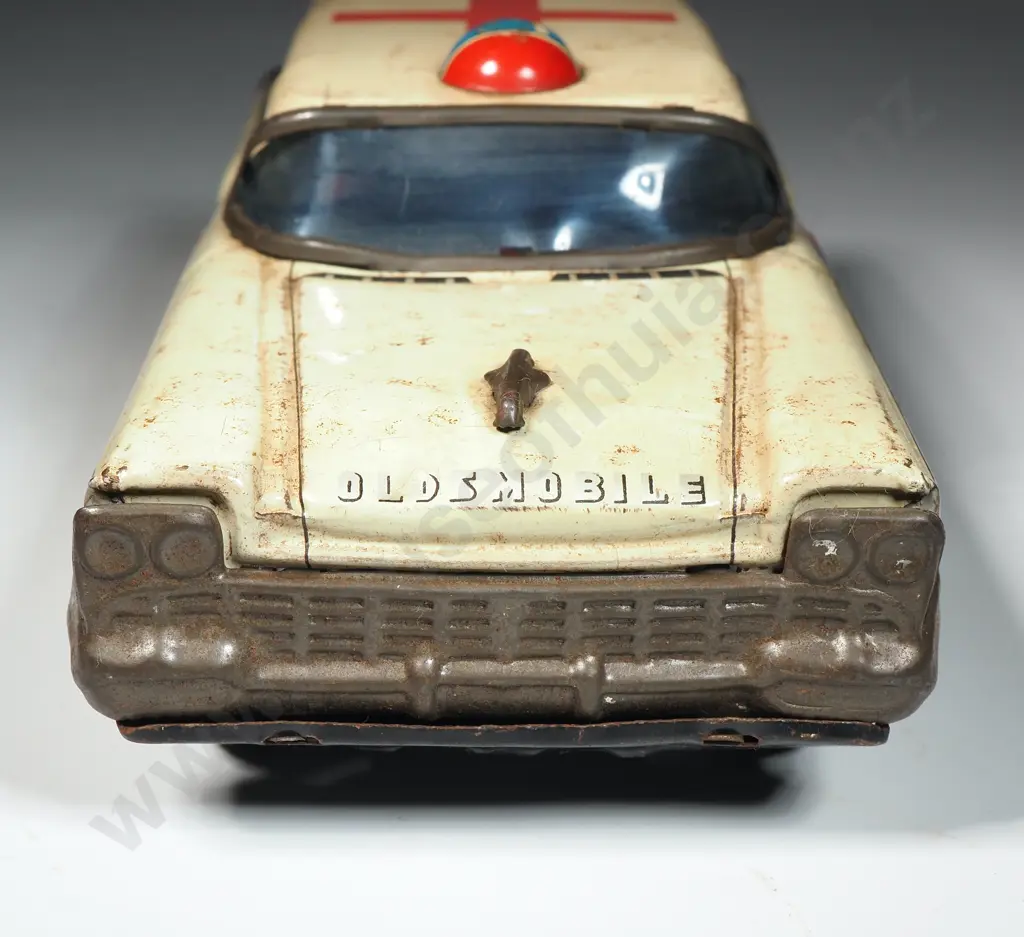 Tin Plate Ambulance 'Eighty Eight': Made in Japan Image 1++