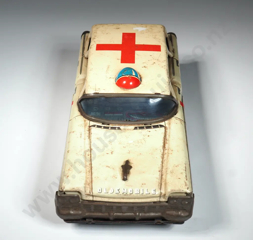 Tin Plate Ambulance 'Eighty Eight': Made in Japan Image 1++