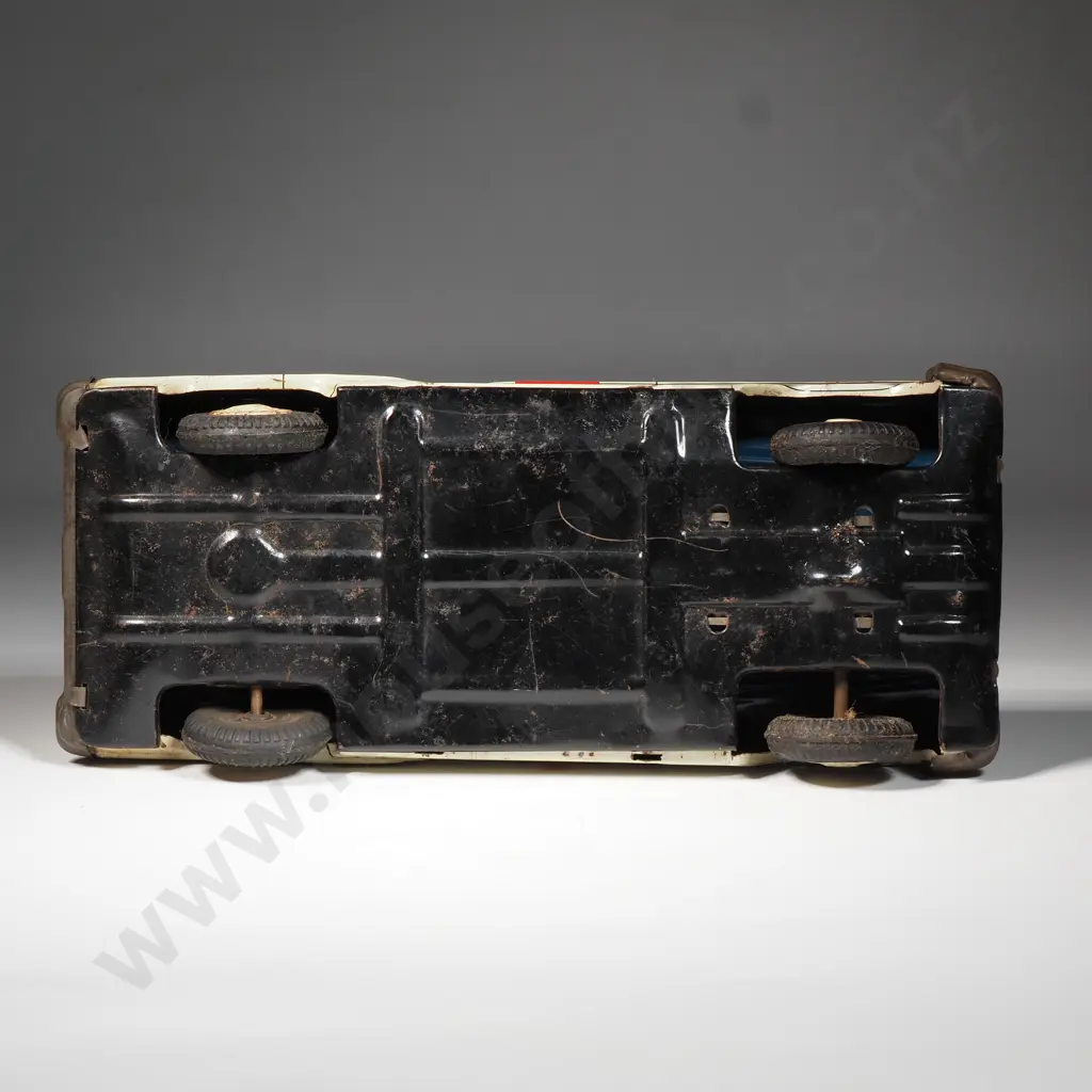 Tin Plate Ambulance 'Eighty Eight': Made in Japan Image 1++