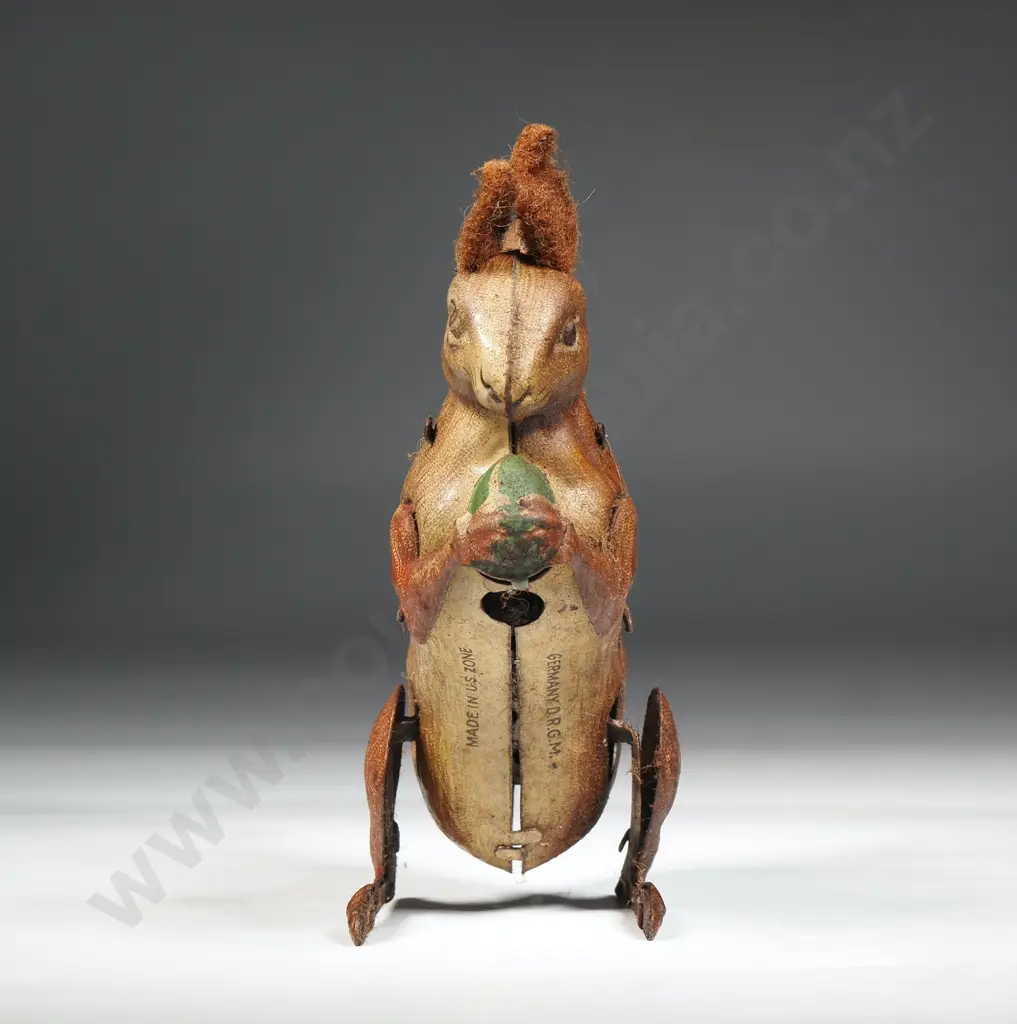 Vintage Tin Plate Wind up Squirrel Made in US Zone Germany Image 1++