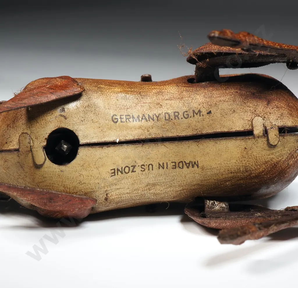 Vintage Tin Plate Wind up Squirrel Made in US Zone Germany Image 1++