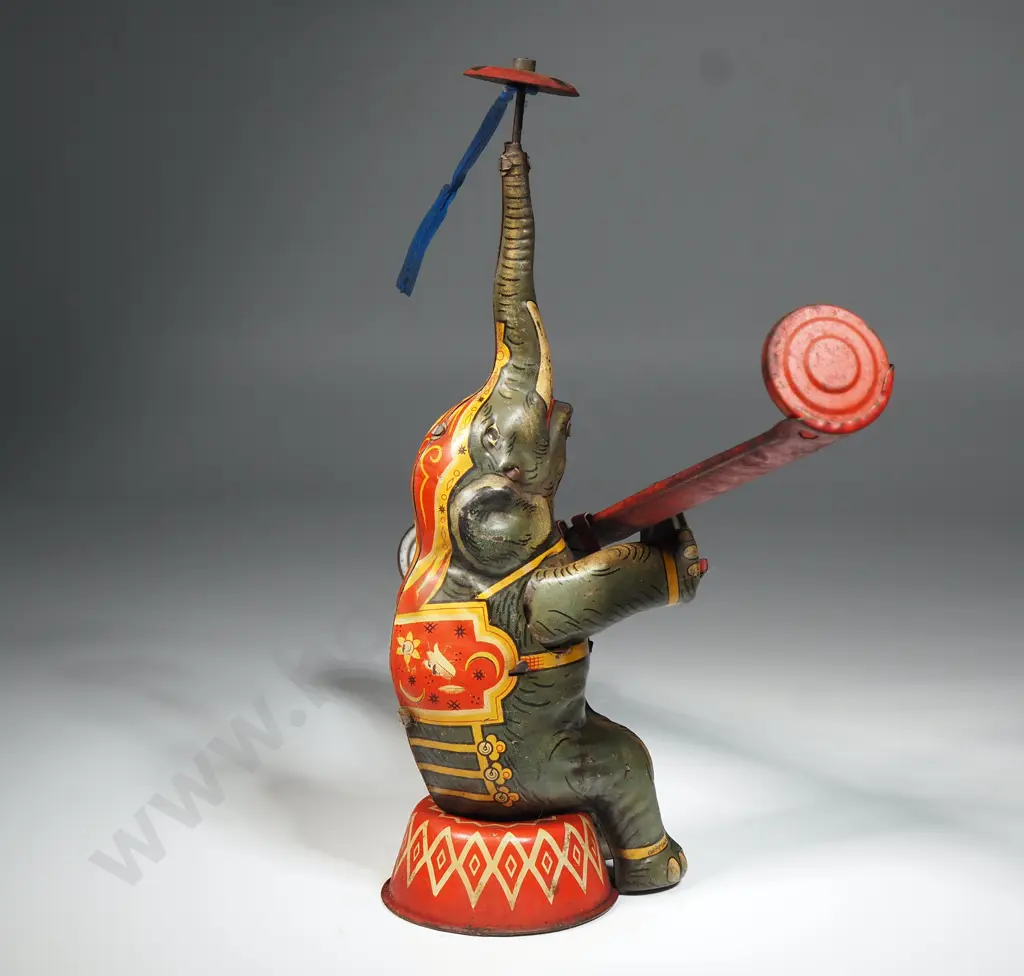 Tin Plate Wind-up Circus Elephant A/F Image 1++