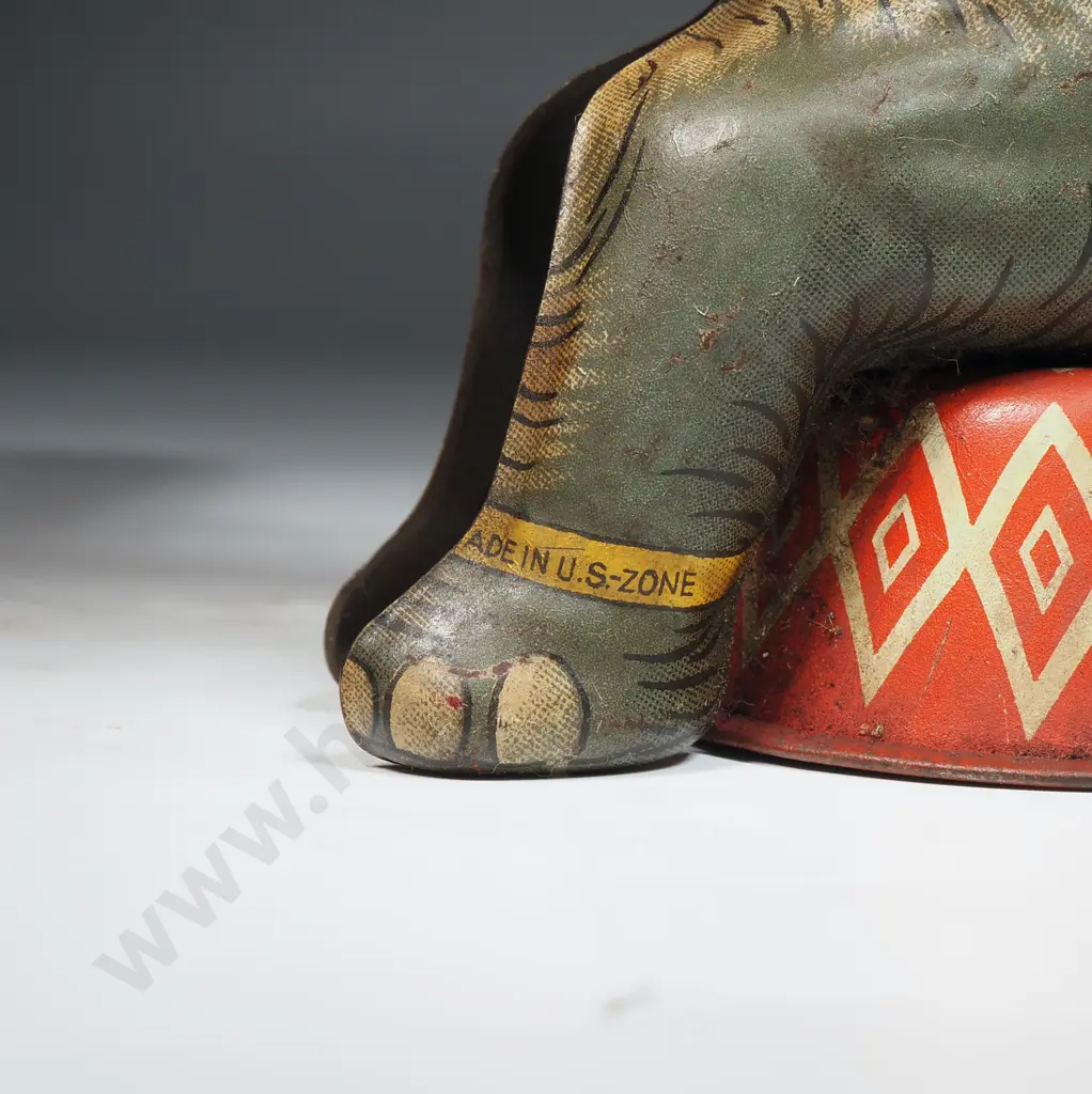 Tin Plate Wind-up Circus Elephant A/F Image 1++