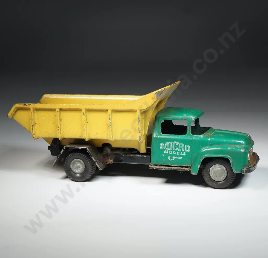 Midge Models: Dump Truck (Ford O.H.V-V8) Image 1++