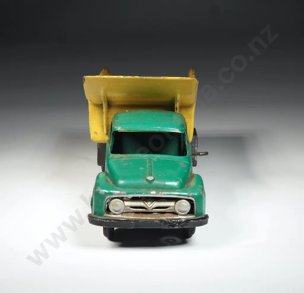 Midge Models: Dump Truck (Ford O.H.V-V8) Image 1++