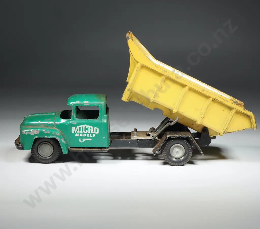 Midge Models: Dump Truck (Ford O.H.V-V8) Image 1++