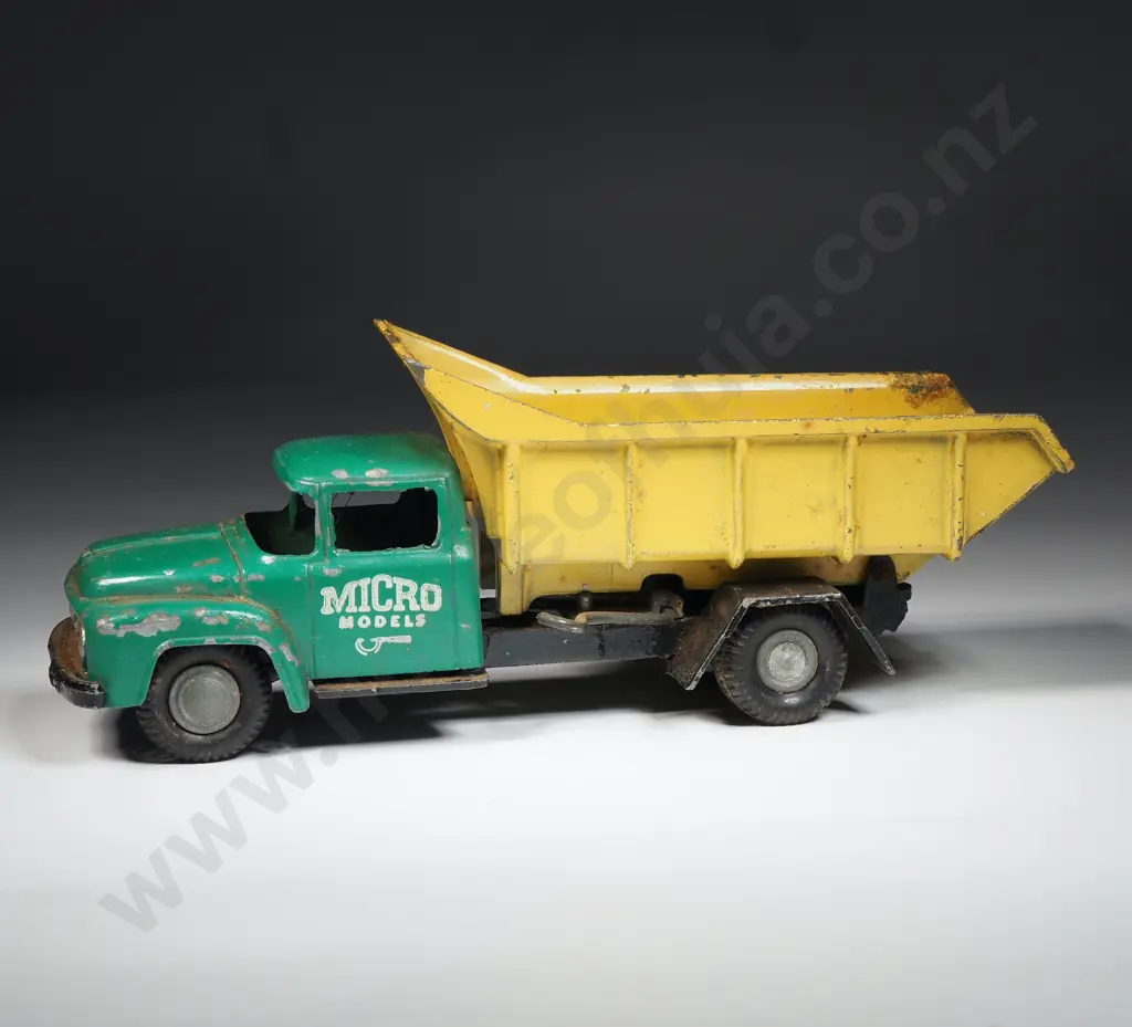 Midge Models: Dump Truck (Ford O.H.V-V8) Image 1++