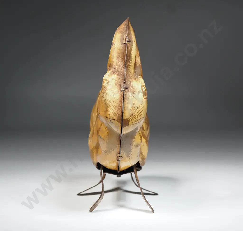 Vintage Tin Plate Wind-up Rabbit: Made in Great Britain: Prov Patent: 4477 Image 1++