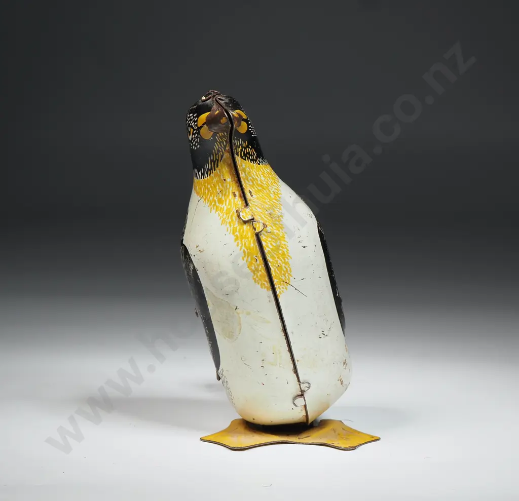 Tin Wind-Up Emperor Penguin - Made in Great Britain Image 1++