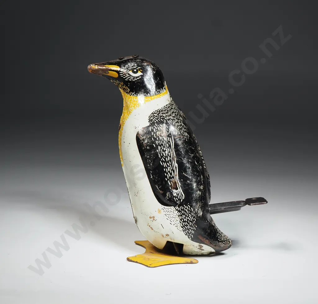 Tin Wind-Up Emperor Penguin - Made in Great Britain Image 1++