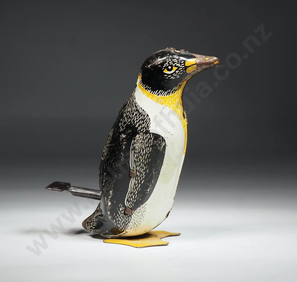 Tin Wind-Up Emperor Penguin - Made in Great Britain Image 1++