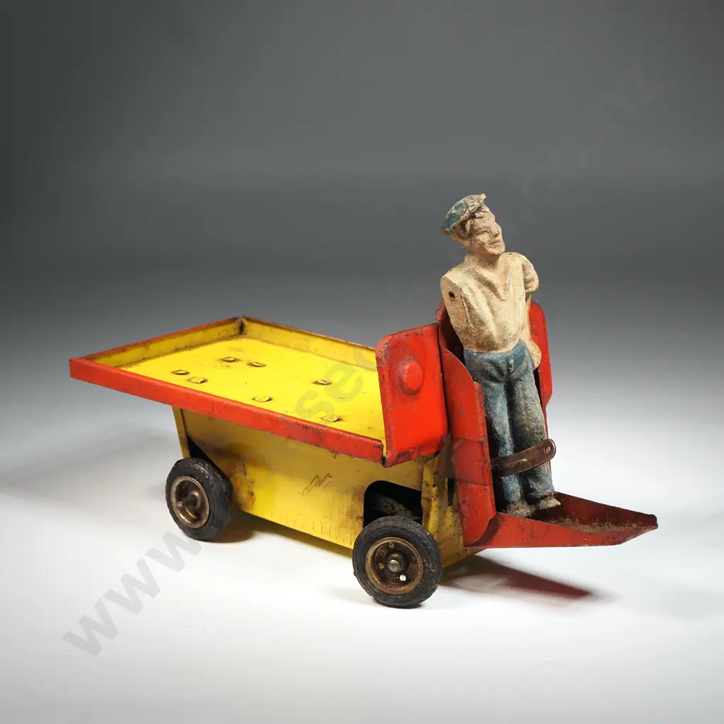 Vintage Tin Plate Wind-up Flatbed Truck Image 1++