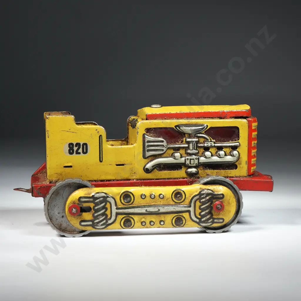 Tin Plate Crawler Tractor '820' Image 1++