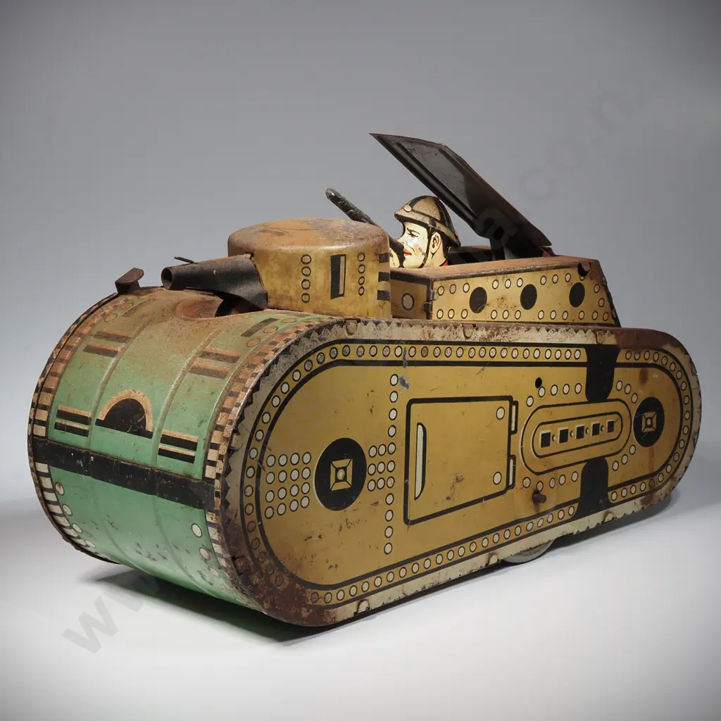 Marx - Tin Lithograph 'Doughboy' Tank with Pop-up Solider Image 1++