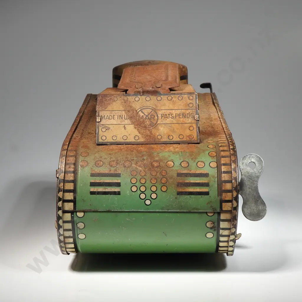Marx - Tin Lithograph 'Doughboy' Tank with Pop-up Solider Image 1++